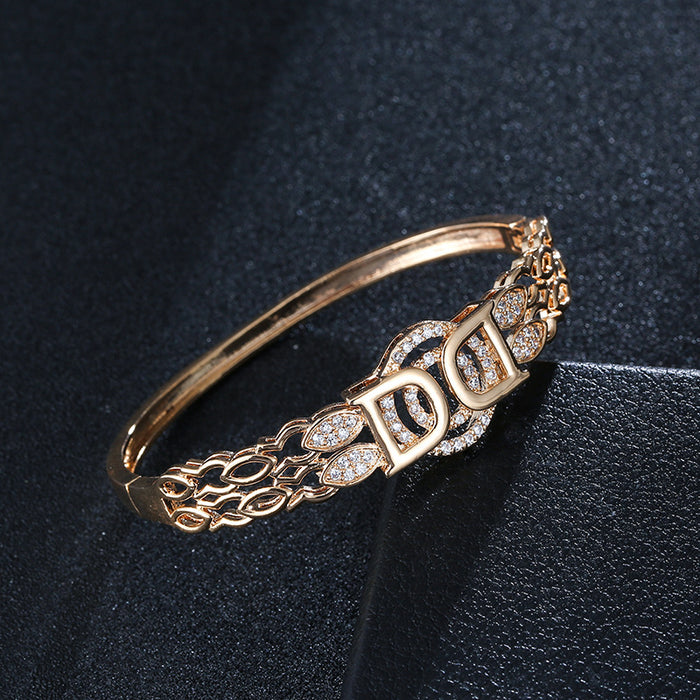 Exquisite Ladies High-End Bracelet Ring