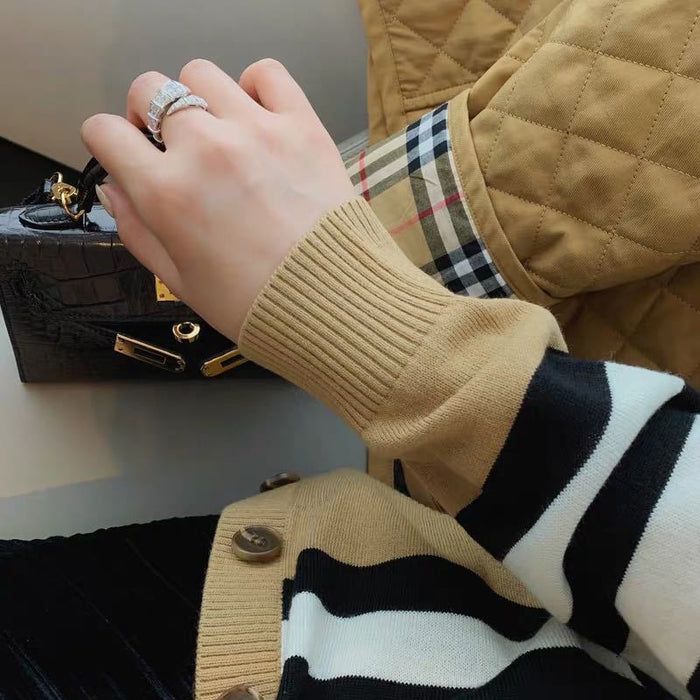 Cappotto maglione sottile con scollo a V. Camicetta da donna abbinata a colori larghi