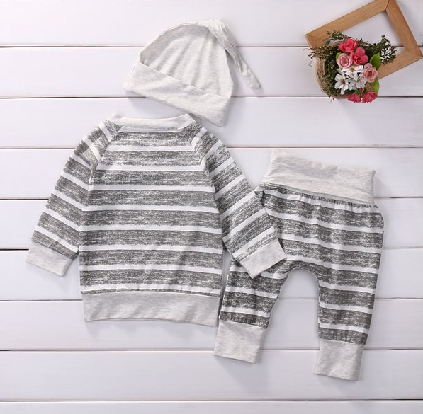 Baby Set casual tre pezzi con stampa a righe
